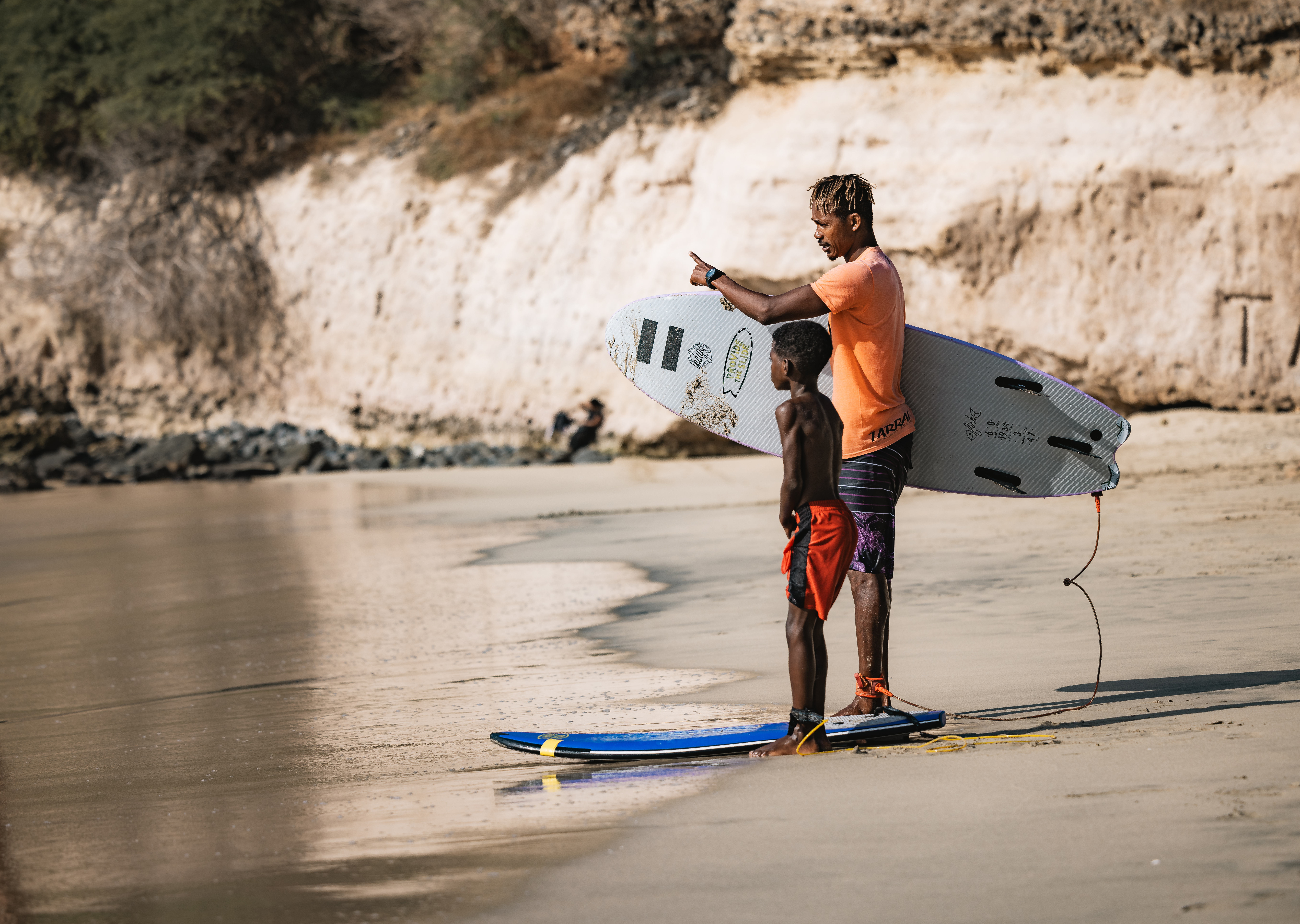 Kabungo explaining to student